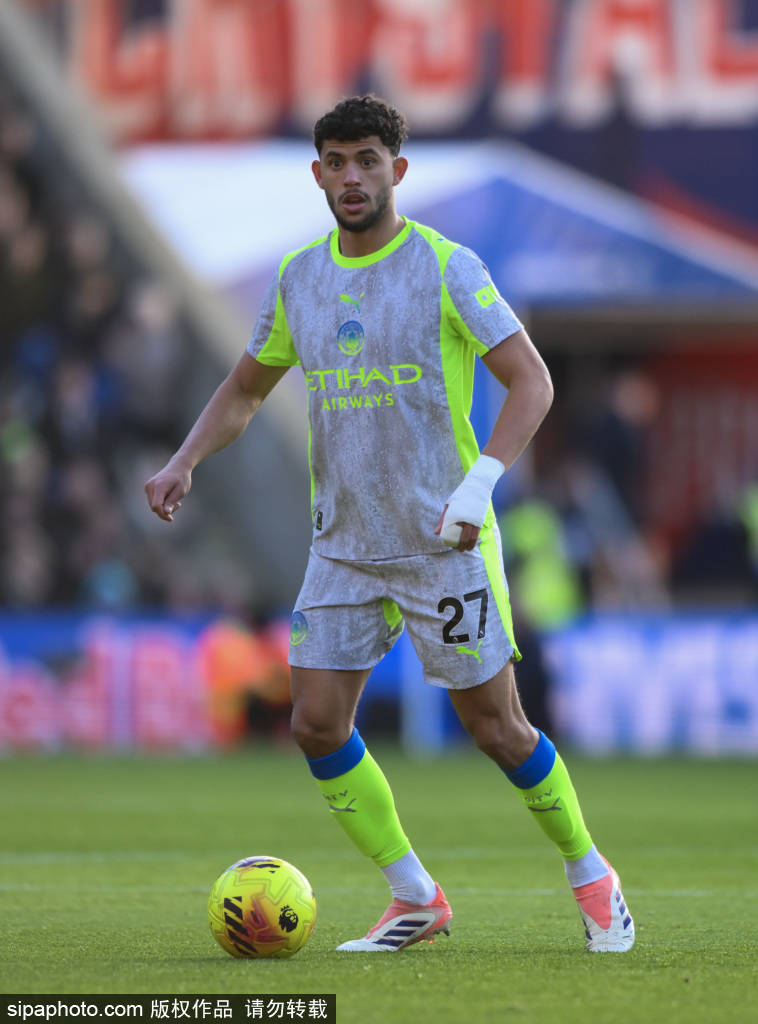 欧冠小组赛关键战：曼城迎战巴黎圣日耳曼